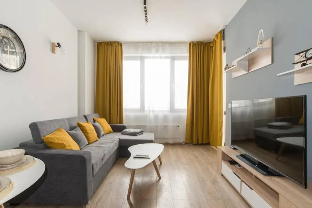 Yellow Apart @ Vitosha, Sofia Apartment